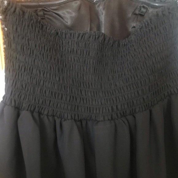 Glam evening dress size xs but fits Larger like S maybe M. High low. Lined. - Picture 5 of 6